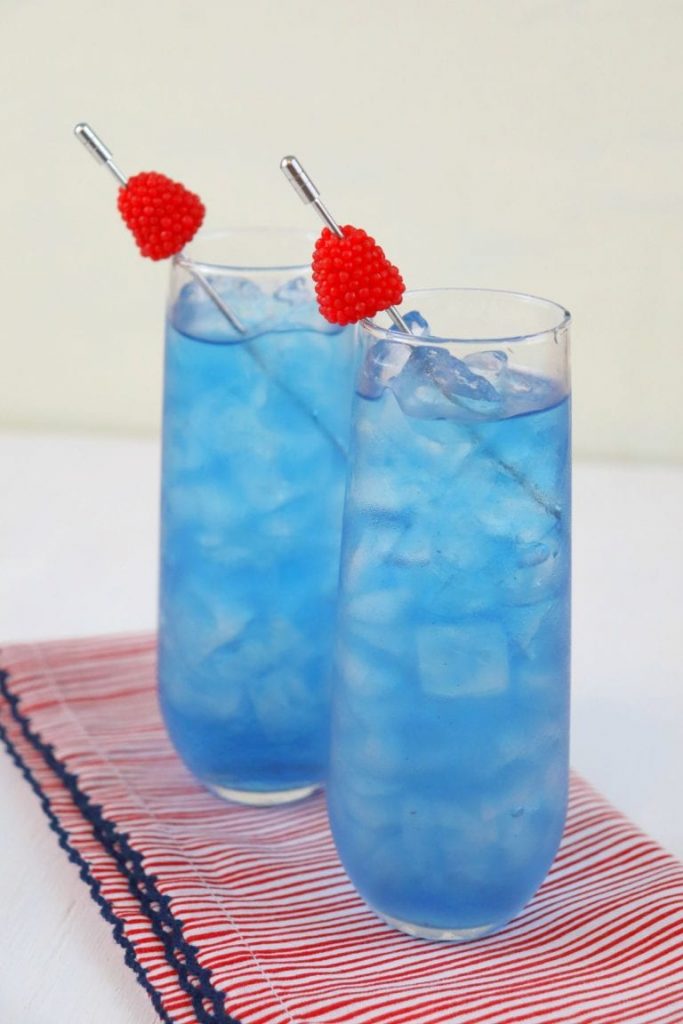 very berry lemon cocktail